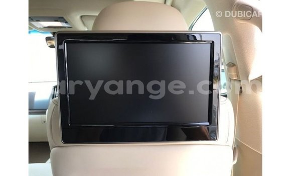 Acheter Import Voiture Toyota Land Cruiser Blanc à Import - Dubai, Namibie Acheter Import Voiture Toyota Land Cruiser Blanc à Import - Dubai, Namibie