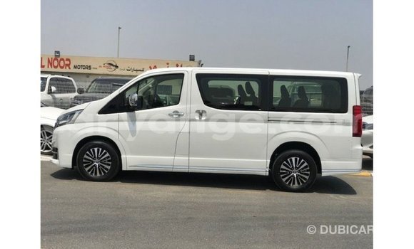 Acheter Import Voiture Toyota Granvia Blanc à Import - Dubai, Namibie Acheter Import Voiture Toyota Granvia Blanc à Import - Dubai, Namibie