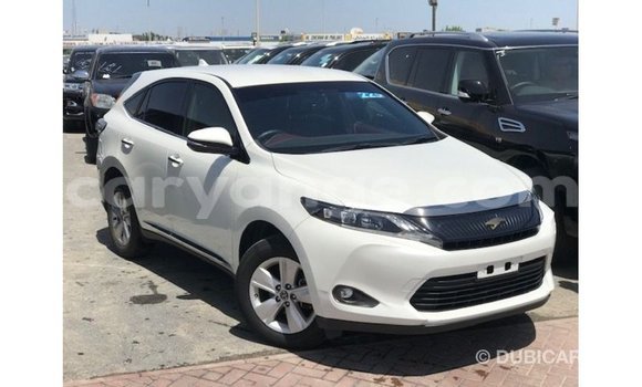 Acheter Import Voiture Toyota Harrier Blanc à Import - Dubai, Namibie Acheter Import Voiture Toyota Harrier Blanc à Import - Dubai, Namibie
