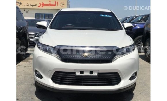 Acheter Import Voiture Toyota Harrier Blanc à Import - Dubai, Namibie Acheter Import Voiture Toyota Harrier Blanc à Import - Dubai, Namibie
