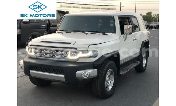 Acheter Import Voiture Toyota FJ Cruiser Blanc à Import - Dubai, Namibie Acheter Import Voiture Toyota FJ Cruiser Blanc à Import - Dubai, Namibie