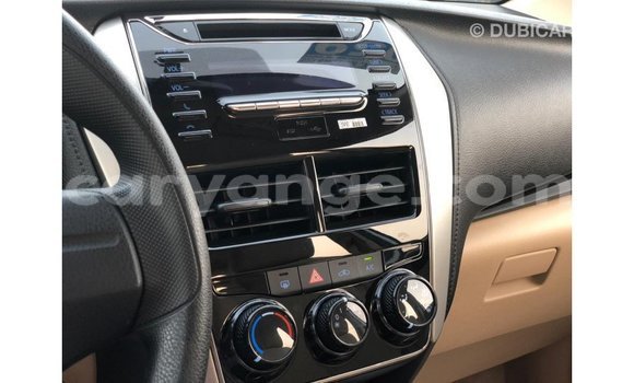 Acheter Import Voiture Toyota Yaris Blanc à Import - Dubai, Namibie Acheter Import Voiture Toyota Yaris Blanc à Import - Dubai, Namibie