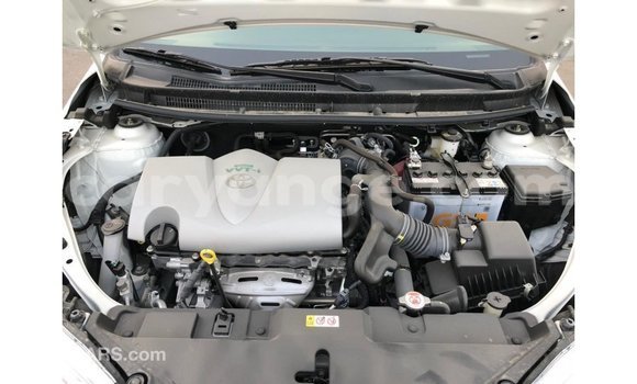 Acheter Import Voiture Toyota Yaris Blanc à Import - Dubai, Namibie Acheter Import Voiture Toyota Yaris Blanc à Import - Dubai, Namibie