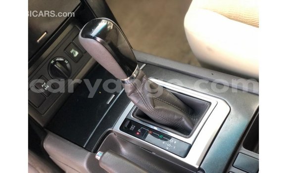 Acheter Import Voiture Toyota Prado Blanc à Import - Dubai, Namibie Acheter Import Voiture Toyota Prado Blanc à Import - Dubai, Namibie