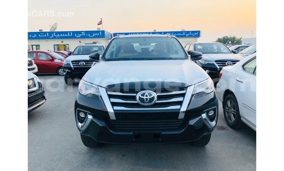 Acheter Import Voiture Toyota Fortuner Noir à Import - Dubai, Namibie Acheter Import Voiture Toyota Fortuner Noir à Import - Dubai, Namibie