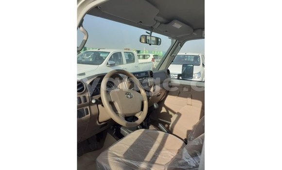 Buy Import Toyota Land Cruiser White Car in Import - Dubai in Namibia Buy Import Toyota Land Cruiser White Car in Import - Dubai in Namibia