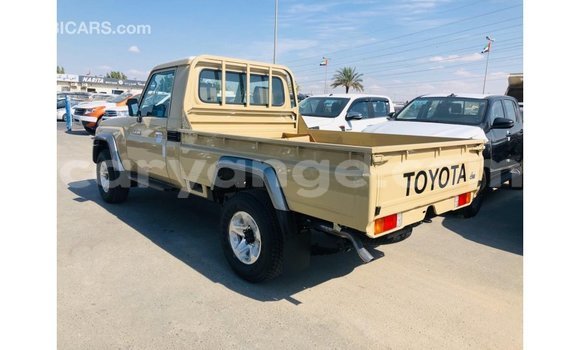 Acheter Import Voiture Toyota Land Cruiser Beige à Import - Dubai, Namibie Acheter Import Voiture Toyota Land Cruiser Beige à Import - Dubai, Namibie