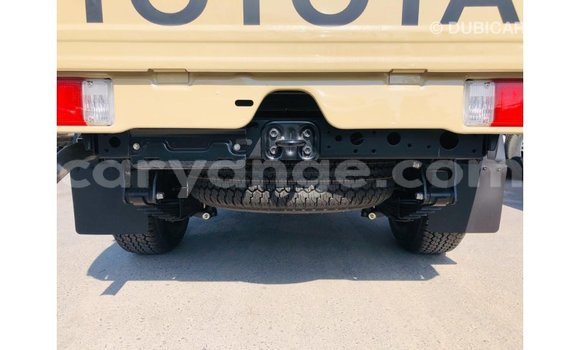 Acheter Import Voiture Toyota Land Cruiser Beige à Import - Dubai, Namibie Acheter Import Voiture Toyota Land Cruiser Beige à Import - Dubai, Namibie