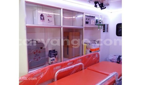 Acheter Import Voiture Toyota 4Runner Blanc à Import - Dubai, Namibie Acheter Import Voiture Toyota 4Runner Blanc à Import - Dubai, Namibie