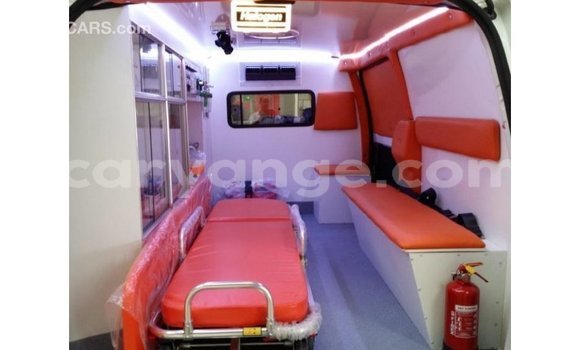 Acheter Import Voiture Toyota 4Runner Blanc à Import - Dubai, Namibie Acheter Import Voiture Toyota 4Runner Blanc à Import - Dubai, Namibie