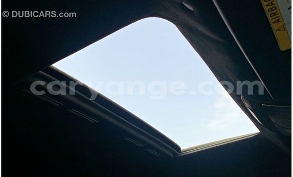 Acheter Import Voiture Mercedes-Benz 190 Blanc à Import - Dubai, Namibie Acheter Import Voiture Mercedes-Benz 190 Blanc à Import - Dubai, Namibie