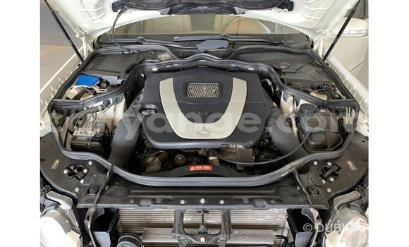 Acheter Import Voiture Mercedes-Benz 200 Blanc à Import - Dubai, Namibie Acheter Import Voiture Mercedes-Benz 200 Blanc à Import - Dubai, Namibie