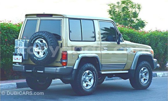 Acheter Import Voiture Toyota Land Cruiser Beige à Import - Dubai, Namibie Acheter Import Voiture Toyota Land Cruiser Beige à Import - Dubai, Namibie