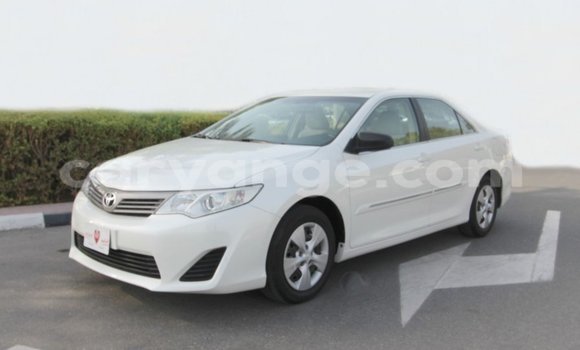 Buy Import Toyota Camry White Car in Import - Dubai in Namibia