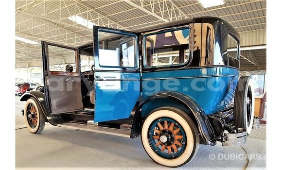 Acheter Import Voiture Buick Electra Bleu à Import - Dubai, Namibie Acheter Import Voiture Buick Electra Bleu à Import - Dubai, Namibie