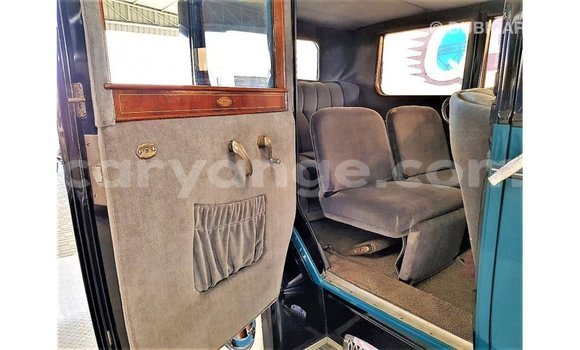 Acheter Import Voiture Buick Electra Bleu à Import - Dubai, Namibie Acheter Import Voiture Buick Electra Bleu à Import - Dubai, Namibie