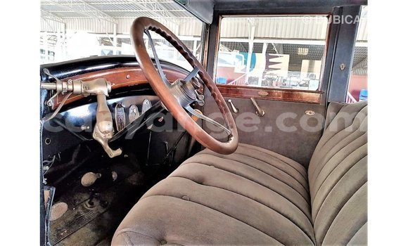 Acheter Import Voiture Buick Electra Bleu à Import - Dubai, Namibie Acheter Import Voiture Buick Electra Bleu à Import - Dubai, Namibie