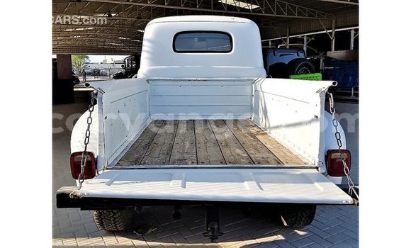 Acheter Import Voiture Ford Club Wagon Blanc à Import - Dubai, Namibie Acheter Import Voiture Ford Club Wagon Blanc à Import - Dubai, Namibie