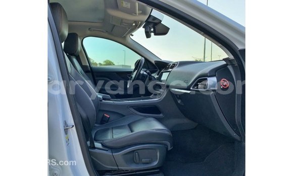 Acheter Import Voiture Jaguar F-Pace Blanc à Import - Dubai, Namibie Acheter Import Voiture Jaguar F-Pace Blanc à Import - Dubai, Namibie