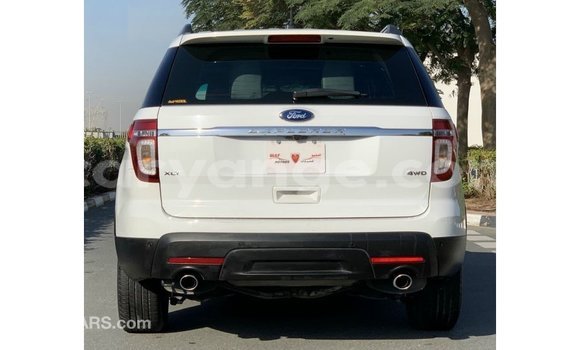 Acheter Import Voiture Ford Explorer Blanc à Import - Dubai, Namibie Acheter Import Voiture Ford Explorer Blanc à Import - Dubai, Namibie