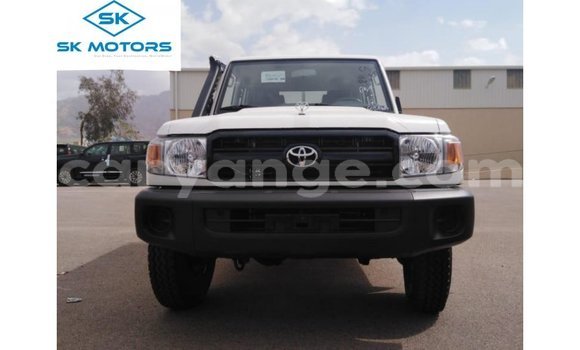 Buy Import Toyota Land Cruiser White Car in Import - Dubai in Namibia