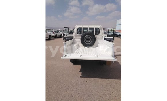 Buy Import Toyota Land Cruiser White Car in Import - Dubai in Namibia Buy Import Toyota Land Cruiser White Car in Import - Dubai in Namibia