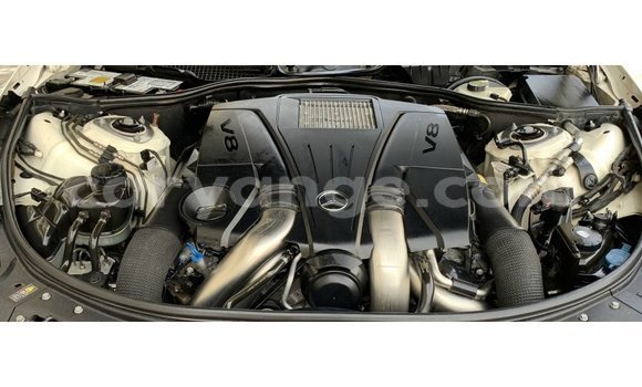 Acheter Import Voiture Mercedes-Benz 190 Blanc à Import - Dubai, Namibie Acheter Import Voiture Mercedes-Benz 190 Blanc à Import - Dubai, Namibie