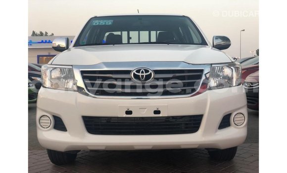 Acheter Import Voiture Toyota Hilux Blanc à Import - Dubai, Namibie Acheter Import Voiture Toyota Hilux Blanc à Import - Dubai, Namibie