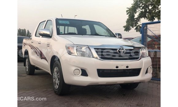 Acheter Import Voiture Toyota Hilux Blanc à Import - Dubai, Namibie Acheter Import Voiture Toyota Hilux Blanc à Import - Dubai, Namibie