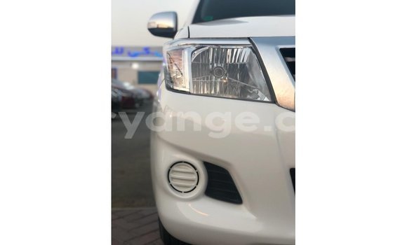 Acheter Import Voiture Toyota Hilux Blanc à Import - Dubai, Namibie Acheter Import Voiture Toyota Hilux Blanc à Import - Dubai, Namibie