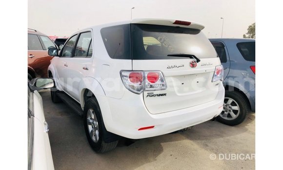 Acheter Import Voiture Toyota Fortuner Blanc à Import - Dubai, Namibie Acheter Import Voiture Toyota Fortuner Blanc à Import - Dubai, Namibie