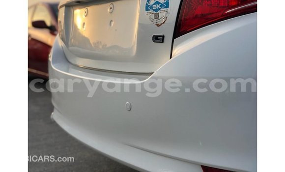 Acheter Import Voiture Toyota Yaris Blanc à Import - Dubai, Namibie Acheter Import Voiture Toyota Yaris Blanc à Import - Dubai, Namibie