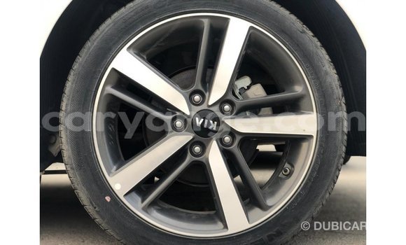 Acheter Import Voiture Kia Cerato Blanc à Import - Dubai, Namibie Acheter Import Voiture Kia Cerato Blanc à Import - Dubai, Namibie