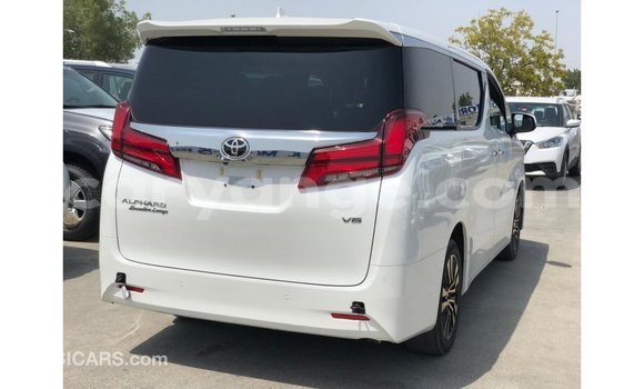 Acheter Import Voiture Toyota Alphard Blanc à Import - Dubai, Namibie Acheter Import Voiture Toyota Alphard Blanc à Import - Dubai, Namibie