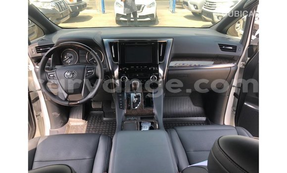 Acheter Import Voiture Toyota Alphard Blanc à Import - Dubai, Namibie Acheter Import Voiture Toyota Alphard Blanc à Import - Dubai, Namibie