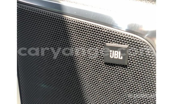 Acheter Import Voiture Toyota Alphard Blanc à Import - Dubai, Namibie Acheter Import Voiture Toyota Alphard Blanc à Import - Dubai, Namibie