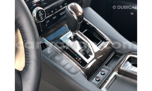 Acheter Import Voiture Toyota Alphard Blanc à Import - Dubai, Namibie Acheter Import Voiture Toyota Alphard Blanc à Import - Dubai, Namibie