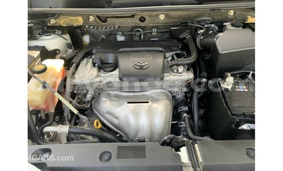 Acheter Import Voiture Toyota 4Runner Blanc à Import - Dubai, Namibie Acheter Import Voiture Toyota 4Runner Blanc à Import - Dubai, Namibie