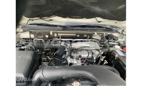 Acheter Import Voiture Mitsubishi Pajero Blanc à Import - Dubai, Namibie Acheter Import Voiture Mitsubishi Pajero Blanc à Import - Dubai, Namibie