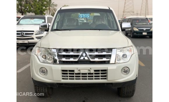 Acheter Import Voiture Mitsubishi Pajero Blanc à Import - Dubai, Namibie Acheter Import Voiture Mitsubishi Pajero Blanc à Import - Dubai, Namibie