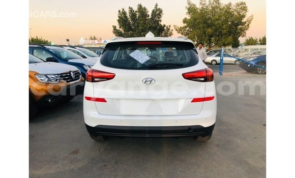 Acheter Import Voiture Hyundai Tucson Blanc à Import - Dubai, Namibie Acheter Import Voiture Hyundai Tucson Blanc à Import - Dubai, Namibie