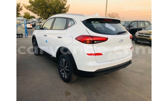 Acheter Import Voiture Hyundai Tucson Blanc à Import - Dubai, Namibie Acheter Import Voiture Hyundai Tucson Blanc à Import - Dubai, Namibie