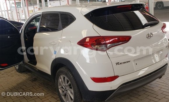 Acheter Import Voiture Hyundai Tucson Blanc à Import - Dubai, Namibie Acheter Import Voiture Hyundai Tucson Blanc à Import - Dubai, Namibie