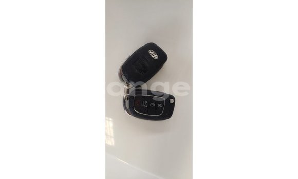 Acheter Import Voiture Hyundai Tucson Blanc à Import - Dubai, Namibie Acheter Import Voiture Hyundai Tucson Blanc à Import - Dubai, Namibie