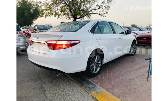 Acheter Import Voiture Toyota Camry Blanc à Import - Dubai, Namibie Acheter Import Voiture Toyota Camry Blanc à Import - Dubai, Namibie
