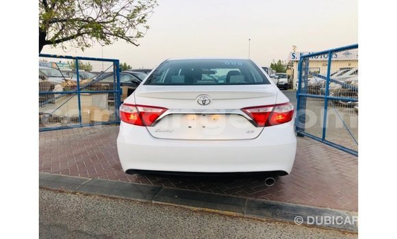 Acheter Import Voiture Toyota Camry Blanc à Import - Dubai, Namibie Acheter Import Voiture Toyota Camry Blanc à Import - Dubai, Namibie