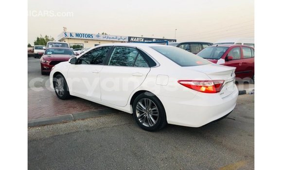 Acheter Import Voiture Toyota Camry Blanc à Import - Dubai, Namibie Acheter Import Voiture Toyota Camry Blanc à Import - Dubai, Namibie
