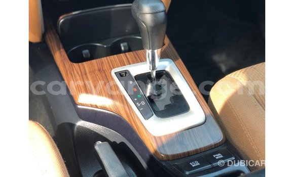 Acheter Import Voiture Toyota Fortuner Blanc à Import - Dubai, Namibie Acheter Import Voiture Toyota Fortuner Blanc à Import - Dubai, Namibie