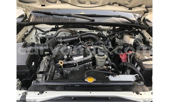 Acheter Import Voiture Toyota Fortuner Blanc à Import - Dubai, Namibie Acheter Import Voiture Toyota Fortuner Blanc à Import - Dubai, Namibie