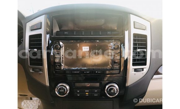 Acheter Import Voiture Mitsubishi Pajero Noir à Import - Dubai, Namibie Acheter Import Voiture Mitsubishi Pajero Noir à Import - Dubai, Namibie